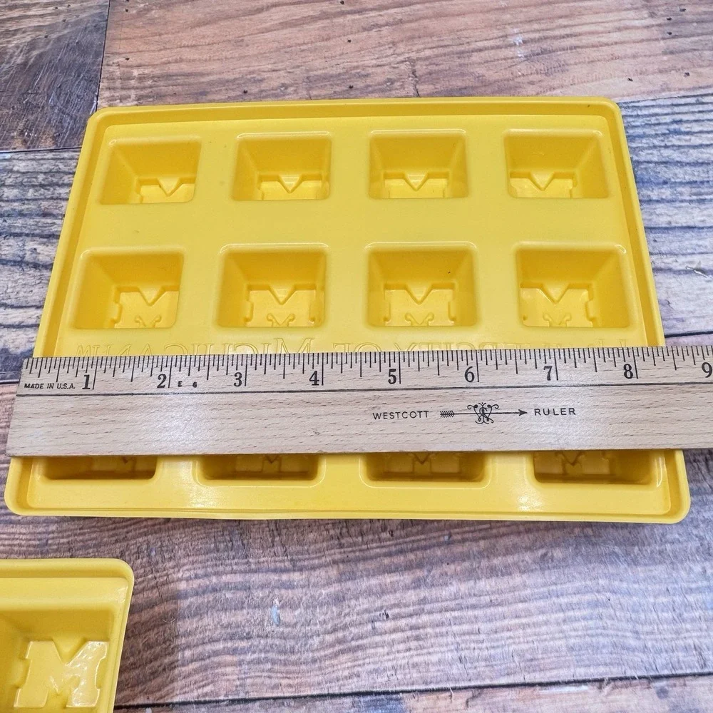 2 University of Michigan U of M Jello Shots Mold Ice‎ Candy Soap Wolverines NCAA